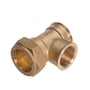 Et messing T-stykke fra Conex, 15 mm x 1/2" muffe samling, tydeligt mærket med standarder.