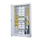 CommScope FIST-GR3-R-300/300-22-2 rack med fuldt installeret intern opsætning af gule kabler og hvide bokse.