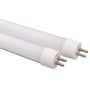 LEDlife T5-115 EXT LED-rør set skråt med de hvide endestykker og metalstifter tydeligt fremme.