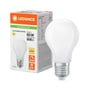 LEDVANCE LED-standardpære med mat glas og E27-sokkel ved siden af æsken, der viser 806 lm og 3000 K.