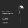 V-TAC Pro solcellelampe med spydfod, fremhæver 'Easy cordless Installation' og driftstider for opladning og brug.