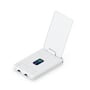 Ubiquiti UniFi Travel Router Long-Range åbnet og set skråt med statusdisplay, hængslet panel og porte.