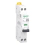 Schneider Electric Acti9 iCVm40N kombiafbryder, 13 A og 30 mA, set fra en mere lige vinkel med frontmærkning og greb.