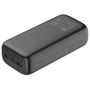 Deltaco powerbank set skråt fra bagsiden med USB-A-, USB-C- og micro-B-porte samt teknisk tekst.