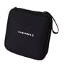 Opbevaringsetui til Gorunner Massagepistol Deluxe, sort lynlåsetui med G-logo trykt på fronten.
