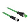 DeLock-netværkskabel med M12-stikkets gevind og RJ45-stikkets låseclips tydeligt vist.